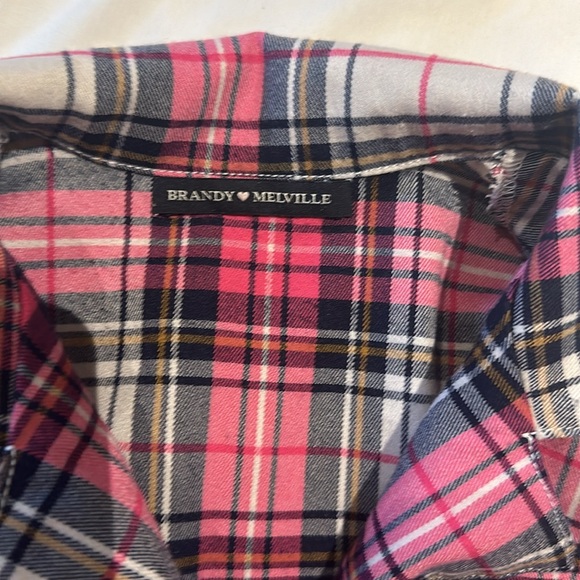 Cute cropped top. - Picture 2 of 8